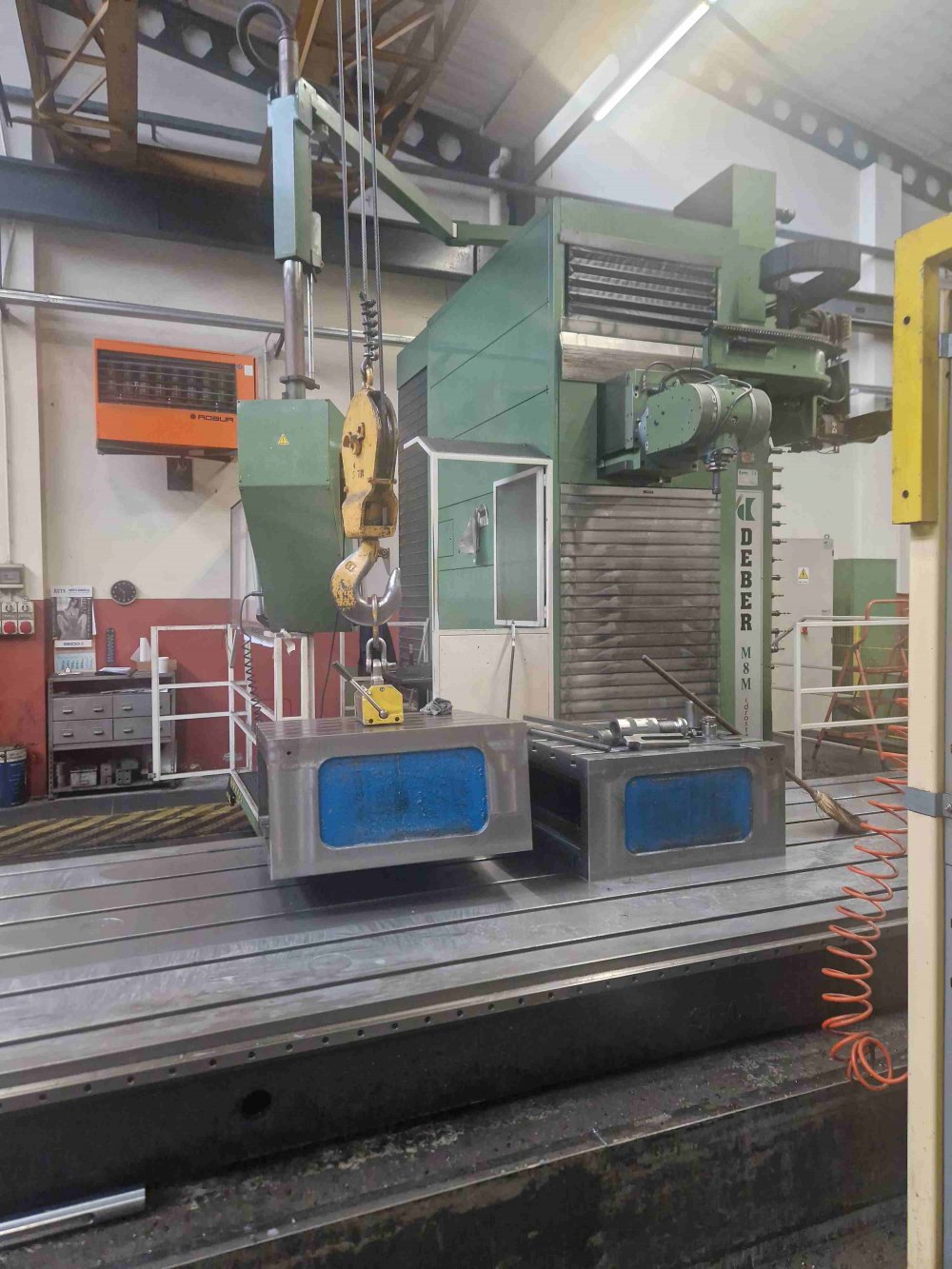 Milling machine floor type DEBER M8M CNC